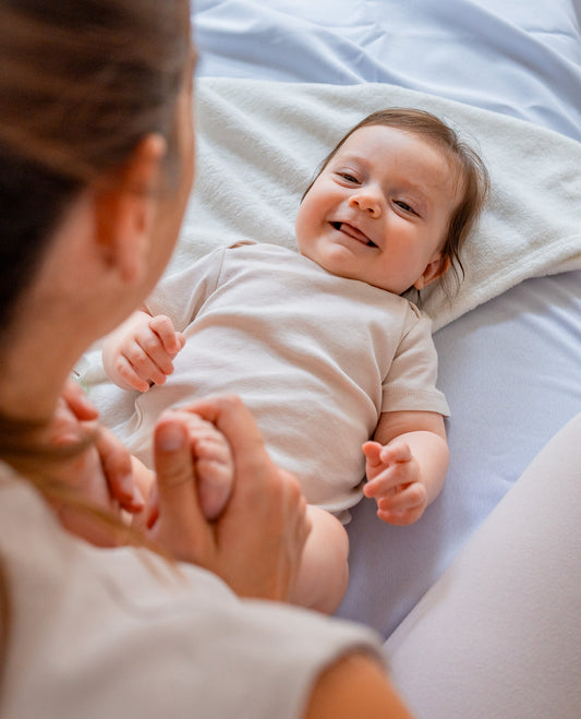 L’Art de la relaxation pour bébé : techniques simples de massage pour un sommeil apaisé